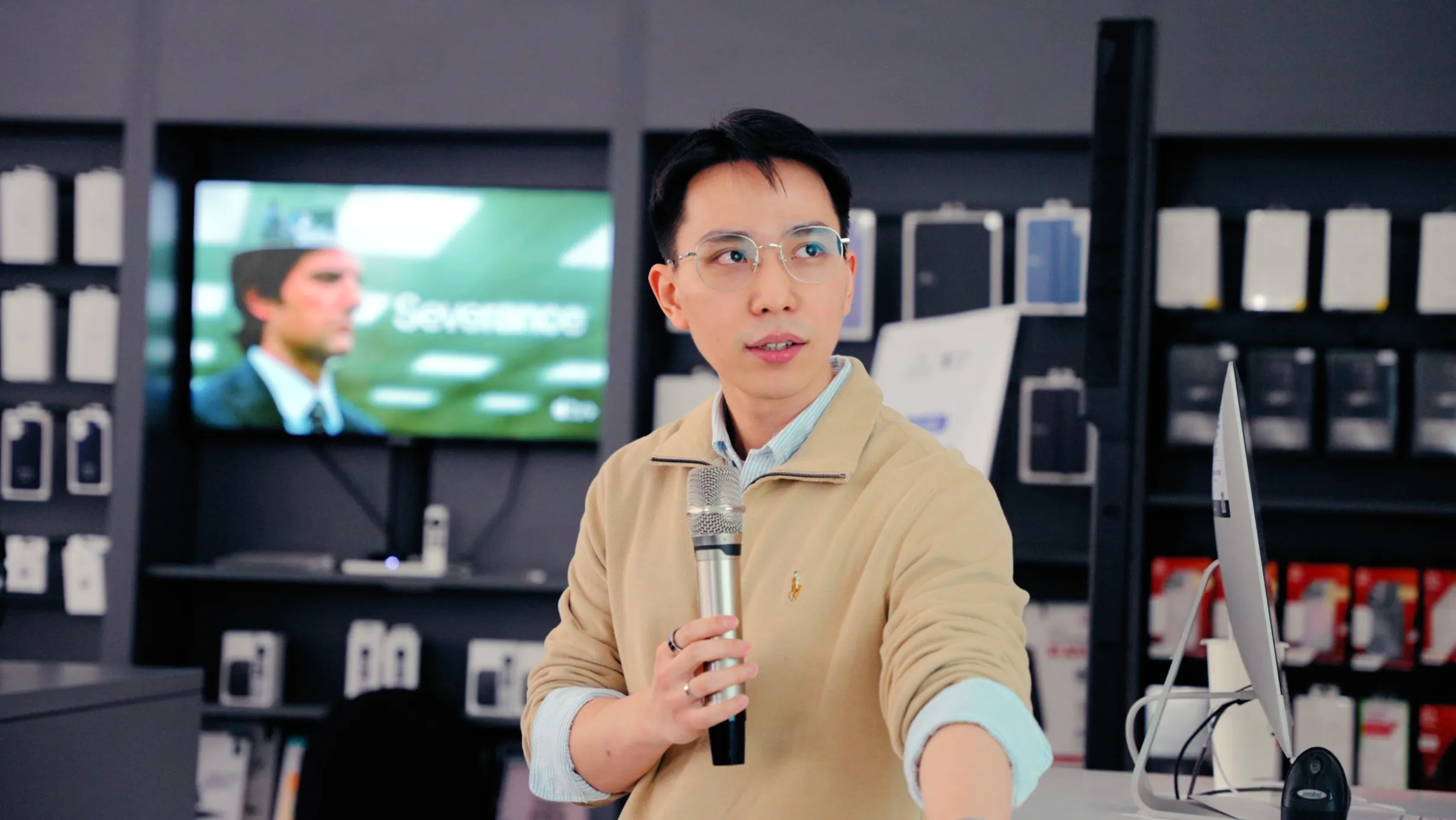 Nam Anh trong một buổi chia sẻ